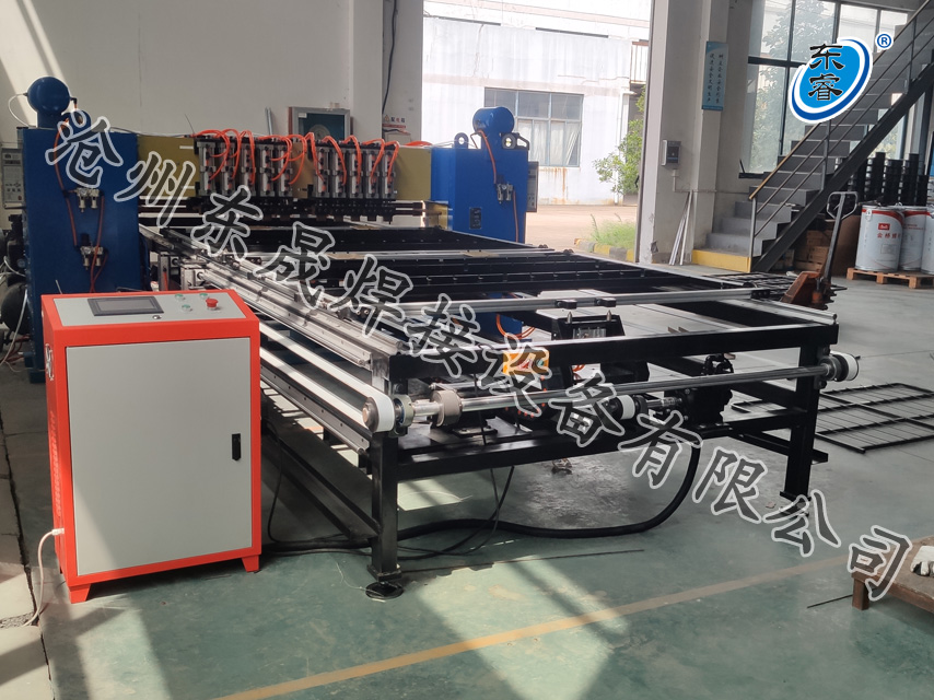 雙工位排焊機(jī)安裝現(xiàn)場(chǎng)